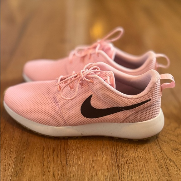 Nike Pink golf shoes - Picture 4 of 5